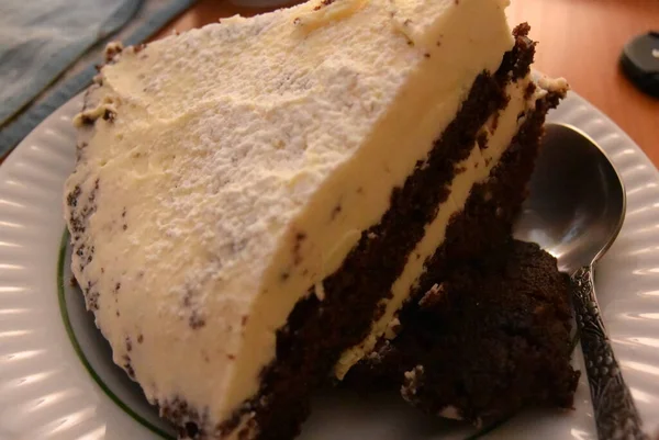 Süßigkeiten ein Stück Kuchen, Kuchen auf einem Teller — Stockfoto