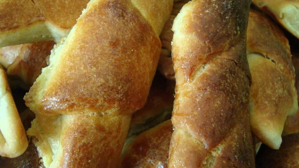 Katmanlı çörek lezzetli tatlı pastalar. makro kip