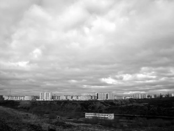 Paisagem à distância na cidade Norte da Rússia Ártico — Fotografia de Stock