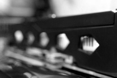 Video kartı bileşenlerinin siyah beyaz çerçeveleri