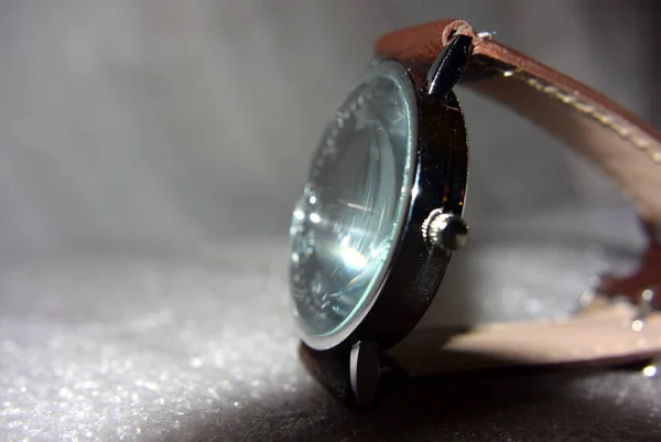 Макрозйомка годинників тонких кварцових годинників — стокове фото