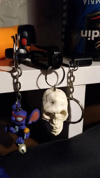 Raflarda çeşitli flaş bellek tasarımları var