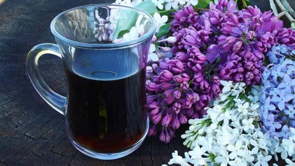 Cup Tea Wooden Table Bouquet Beautiful Lilacs — Stock Photo, Image
