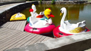 Çocuk eğlence Park.Boats ördek şeklinde.