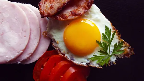Huevo Frito Jamón Para Desayuno —  Fotos de Stock