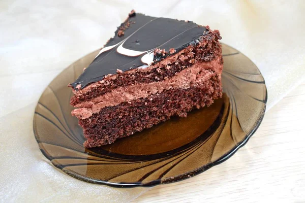 Кусок Вкусного Шоколадного Торта Коричневой Тарелке — стоковое фото