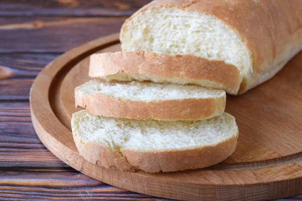 Pão Caseiro Fresco Fatiado Fundo Madeira — Fotografia de Stock