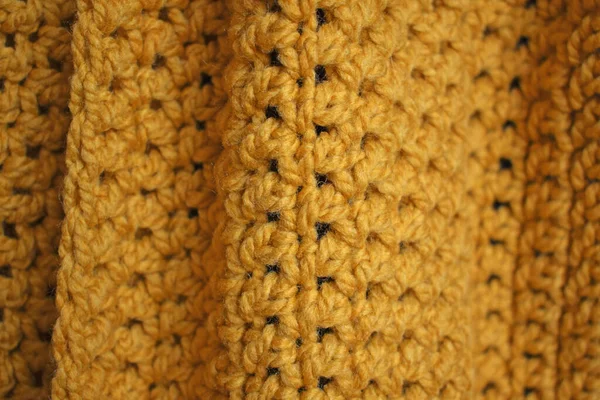 手作りのウール糸で作られた雪のスカーフ — ストック写真
