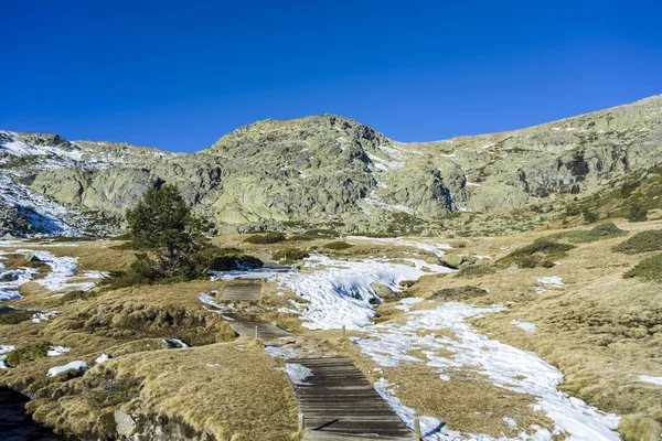 Passerella Legno Laguna Penalara Nel Comune Rascafria Parco Nazionale Delle — Foto Stock