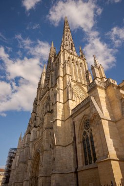Bordeaux 'daki Saint Andrew Katedrali' nin manzarası. Fransa Ulusal Anıtı.