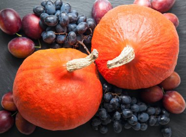 Olgun pumpkins, Erik ve üzüm kayrak bir gemide, üst bakış açısı