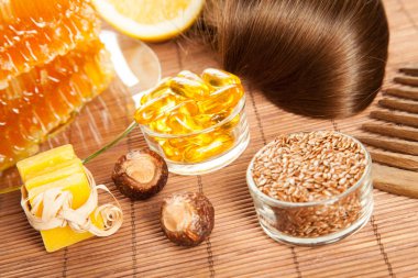Doğal saç bakım ürünleri, bambu arka plan kompozisyonu