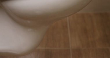 bez ile tuvalet temizlik kadın görünümünü kırpılmış