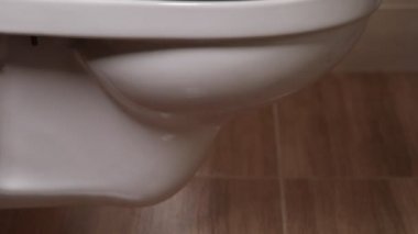 bez ile tuvalet temizlik kadın görünümünü kırpılmış