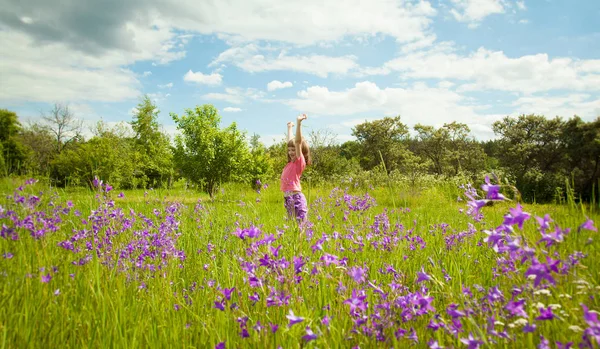 Happy Childhood Cute Little Girl Playing Green Summer Meadow — Stock Photo, Image