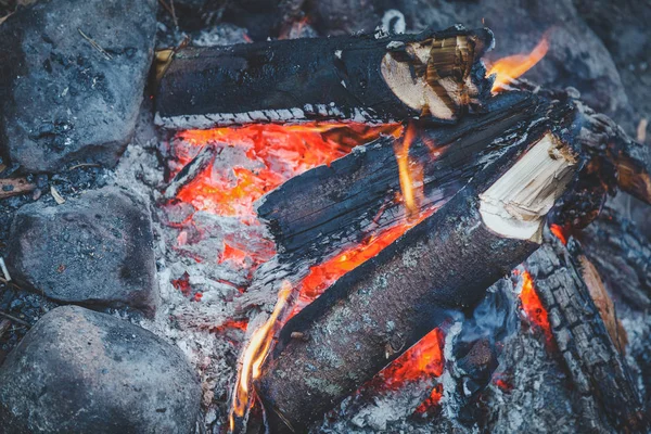 Nahaufnahme Vom Lagerfeuer Auf Dem Zeltplatz Freien — Stockfoto