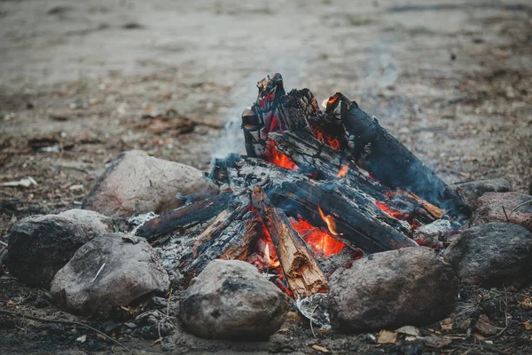 Close Bonfire Camping Place Outdoors — Stock Photo, Image