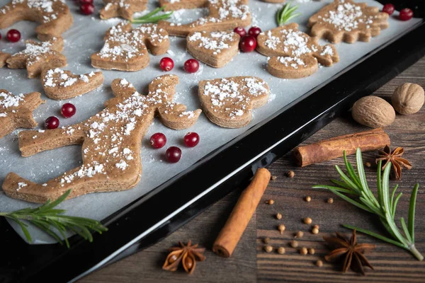 Vánoční Domácí Zázvorové Sušenky — Stock fotografie