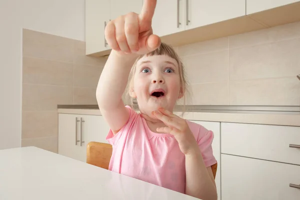 Curious Little Girl Showing Something — Stock Photo, Image