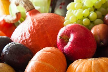 Tatlı taze çiğ meyve ve sebze