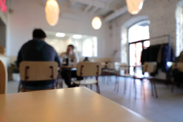 カフェに座っている人のぼやけた視界 — ストック写真