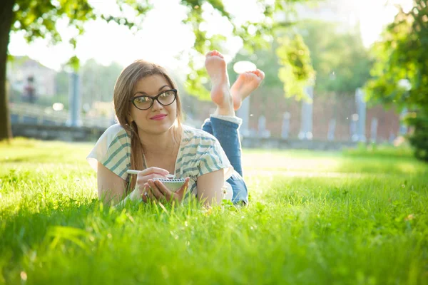 Dreaming Young Woman Diary Lying Sunny Lawn Park — Stock Photo, Image