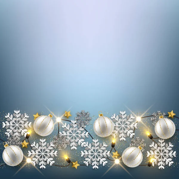 メリー クリスマスと新年の背景デザイン 装飾的なボール コピー スペースでキラキラ雪の結晶フレーム — ストックベクタ