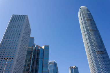 Gökyüzü Arkaplan Olarak Ofis Binaları