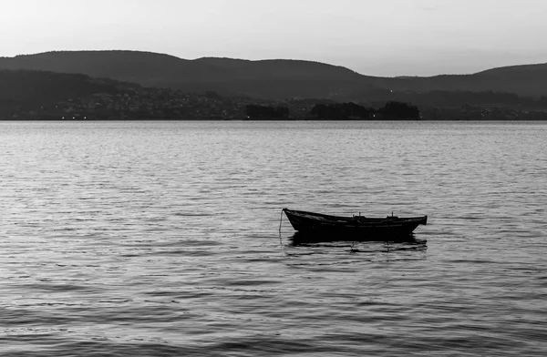 Lever Soleil Vilaboa Avec Bateau Solitaire — Photo