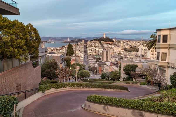 Lombard Street, vista dall'alto al tramonto — Foto Stock