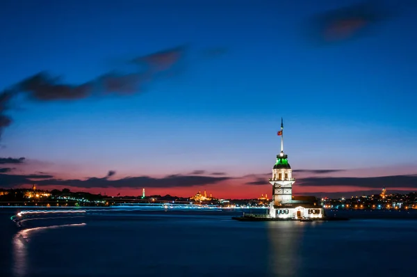 Szűztorony Naplemente Égbolttal Isztambulban Törökországban Kiz Kulesi Uskudar — Stock Fotó