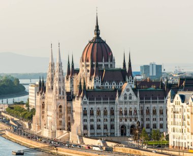 BUDAPEST, HUNGARY - 18 Temmuz 2017: Macar Parlamento Binası. Budapeşte, Macaristan