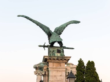 BUDAPEST, HUNGARY - 18 Temmuz 2017: Buda Kalesi heykeli. Budapeşte, Macaristan