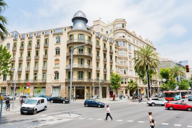 BARCELONA, İspanya - 27 Mayıs 2016: Barselona Şehir Merkezi, İspanya. Barselona turistler ve yerliler arasında popülerdir..