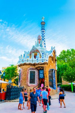 BARCELONA, İspanya - 27 Mayıs 2016: Park Guell by mimar Gaudi. Barcelonu, İspanya
