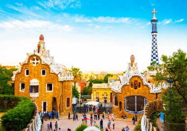 BARCELONA, İspanya - 27 Mayıs 2016: Park Guell by mimar Gaudi. Barcelonu, İspanya