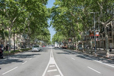 BARCELONA, İspanya - 27 Mayıs 2016: Barselona Şehir Merkezi, İspanya. Barselona turistler ve yerliler arasında popülerdir.. 
