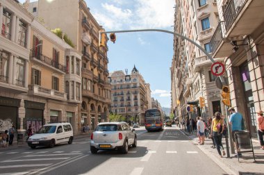BARCELONA, İspanya - 27 Mayıs 2016: Barselona Şehir Merkezi, İspanya. Barselona turistler ve yerliler arasında popülerdir.. 