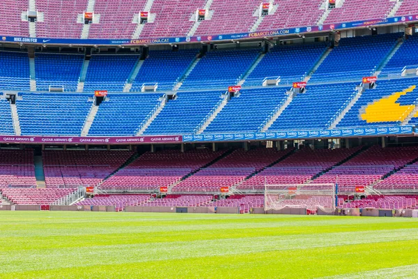 Barcelona, İspanya - 28 Mayıs 2016: Kamp Nou. Nou Kampı 'nın panoramik manzarası. Futbol kulübü Barcelona 'nın stadyumu..
