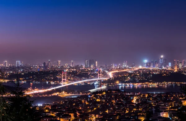 Istanbulský Most Bosphorus Při Západu Slunce Most Mučedníků Července Noční — Stock fotografie