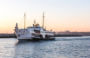 İstanbul Boğazı 'ndaki feribot. İstanbul, Türkiye.