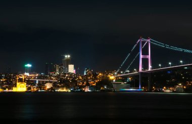 Beylerbeyi 'den İstanbul Boğaz Köprüsü (15 Temmuz Şehitler Köprüsü) manzarası. İstanbul, Türkiye.