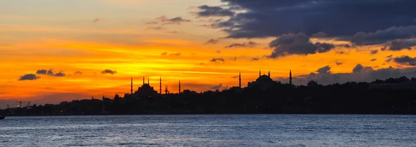 Silhueta Istambul Vista Pôr Sol Istanbul Turquia — Fotografia de Stock