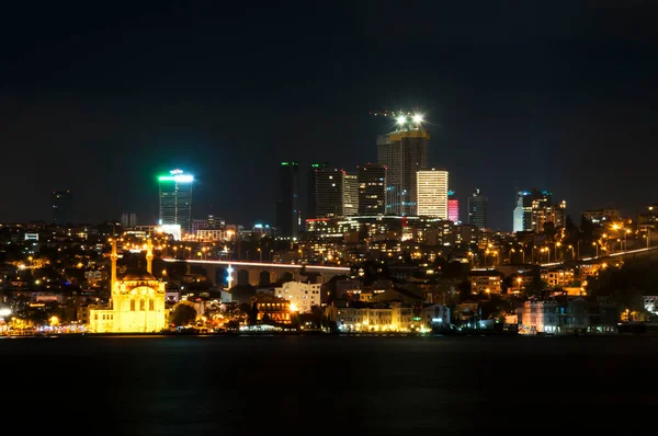 Nachtaufnahme Des Bosporus Von Istanbul Türkei — Stockfoto