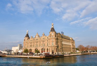 İSTANBUL, TURKEY - 18 Ocak 2015: İstanbul, Türkiye 'nin Asya kesimindeki Haydarpaşa demiryolu terminali 