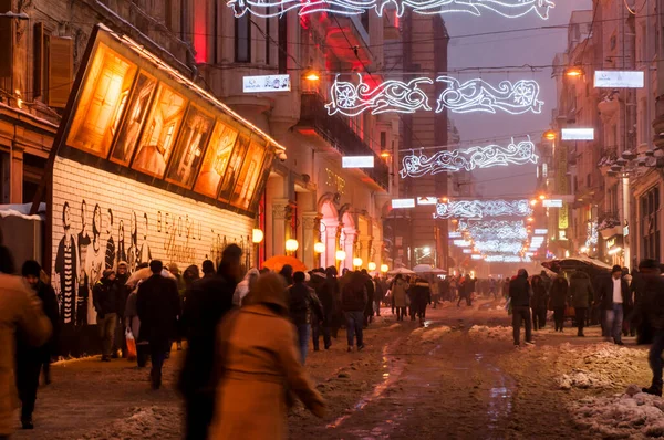 Stanbul Turkey Aralık 2015 Taksim Beyoğlu Nda Karlı Bir Gün — Stok fotoğraf