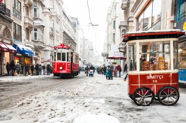 Stanbul Turkey Aralık 2015 Taksim Beyoğlu Nda Karlı Bir Gün — Stok fotoğraf