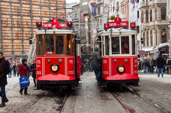 Stanbul Turkey Aralık 2015 Taksim Beyoğlu Nda Karlı Bir Gün — Stok fotoğraf