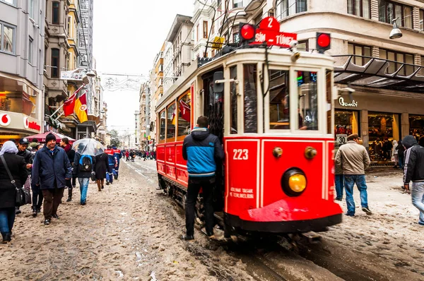 Stanbul Turkey Aralık 2015 Taksim Beyoğlu Nda Karlı Bir Gün — Stok fotoğraf