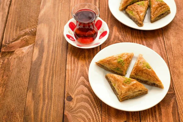 Baklava Doce Turco Prato Com Chá Turco — Fotografia de Stock